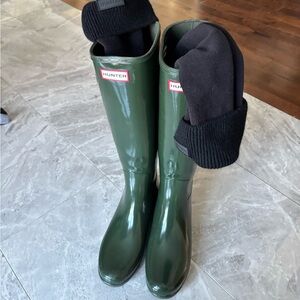 Size 40 (9) Hunter boots in green